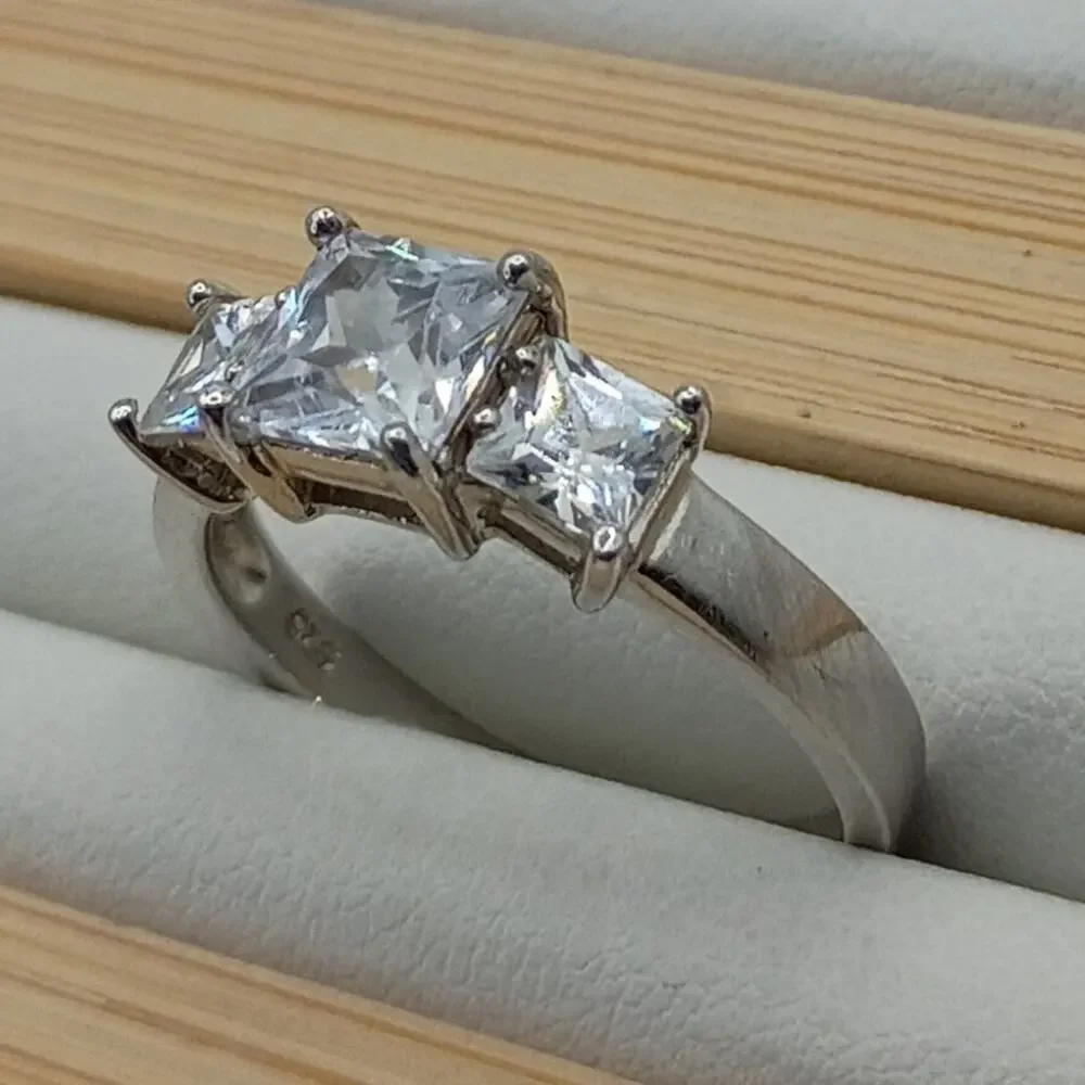 Sterling Silver Ring - Size 7